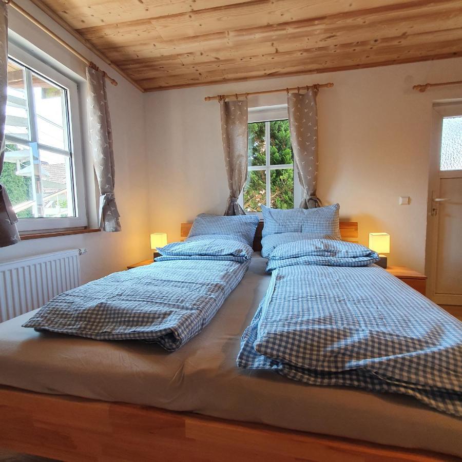 Alte Backstube - Ferienwohnung Huettenstube Und Ferienzimmer Auszeit Erkenbrechtsweiler Eksteriør bilde