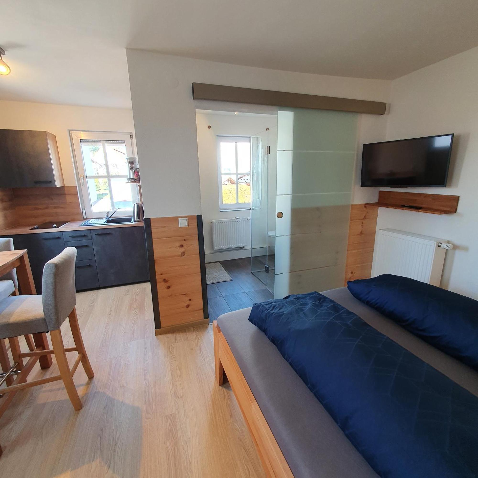 Alte Backstube - Ferienwohnung Huettenstube Und Ferienzimmer Auszeit Erkenbrechtsweiler Eksteriør bilde