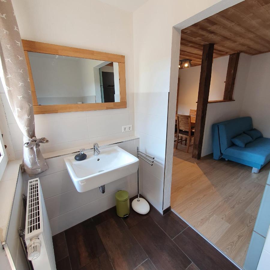 Alte Backstube - Ferienwohnung Huettenstube Und Ferienzimmer Auszeit Erkenbrechtsweiler Eksteriør bilde